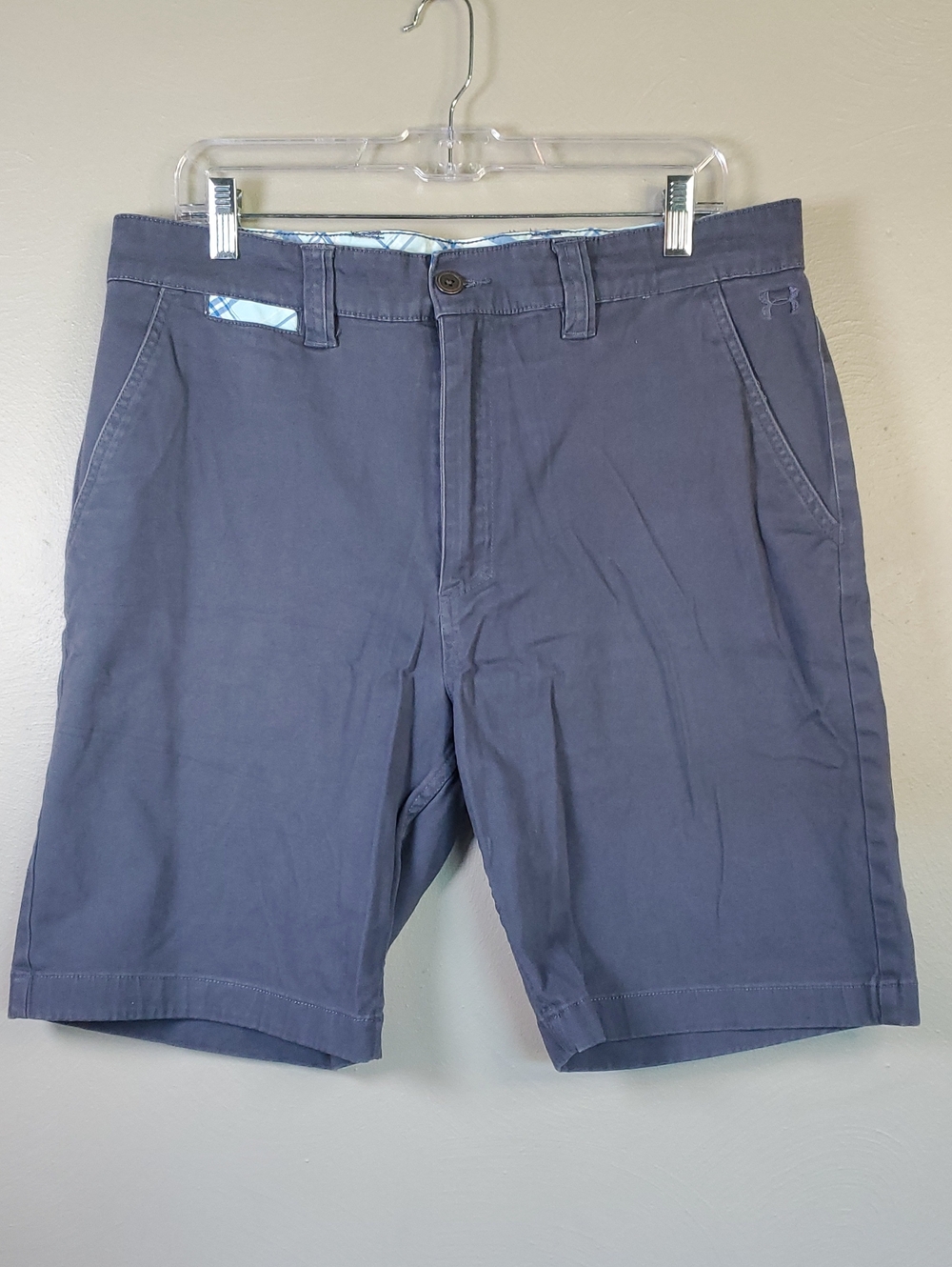 Under Armour Men's Slate Blue Flat Front Casual Shorts. Size 36
